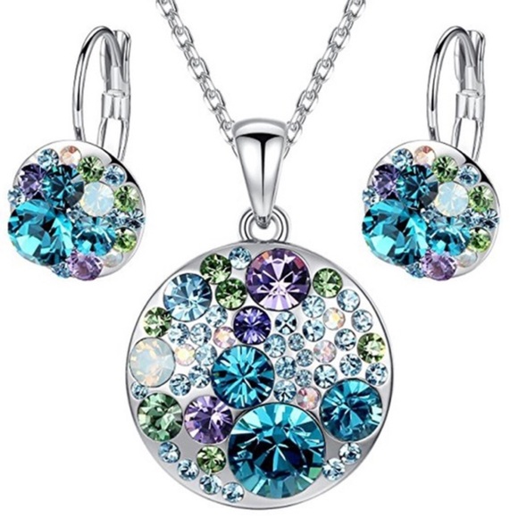Crystal necklace and earring set - Picture 2 of 3
